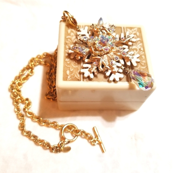 KIRK'S FOLLY Christmas Snowflake Crystal Enamel VTG Necklace - Picture 2 of 7